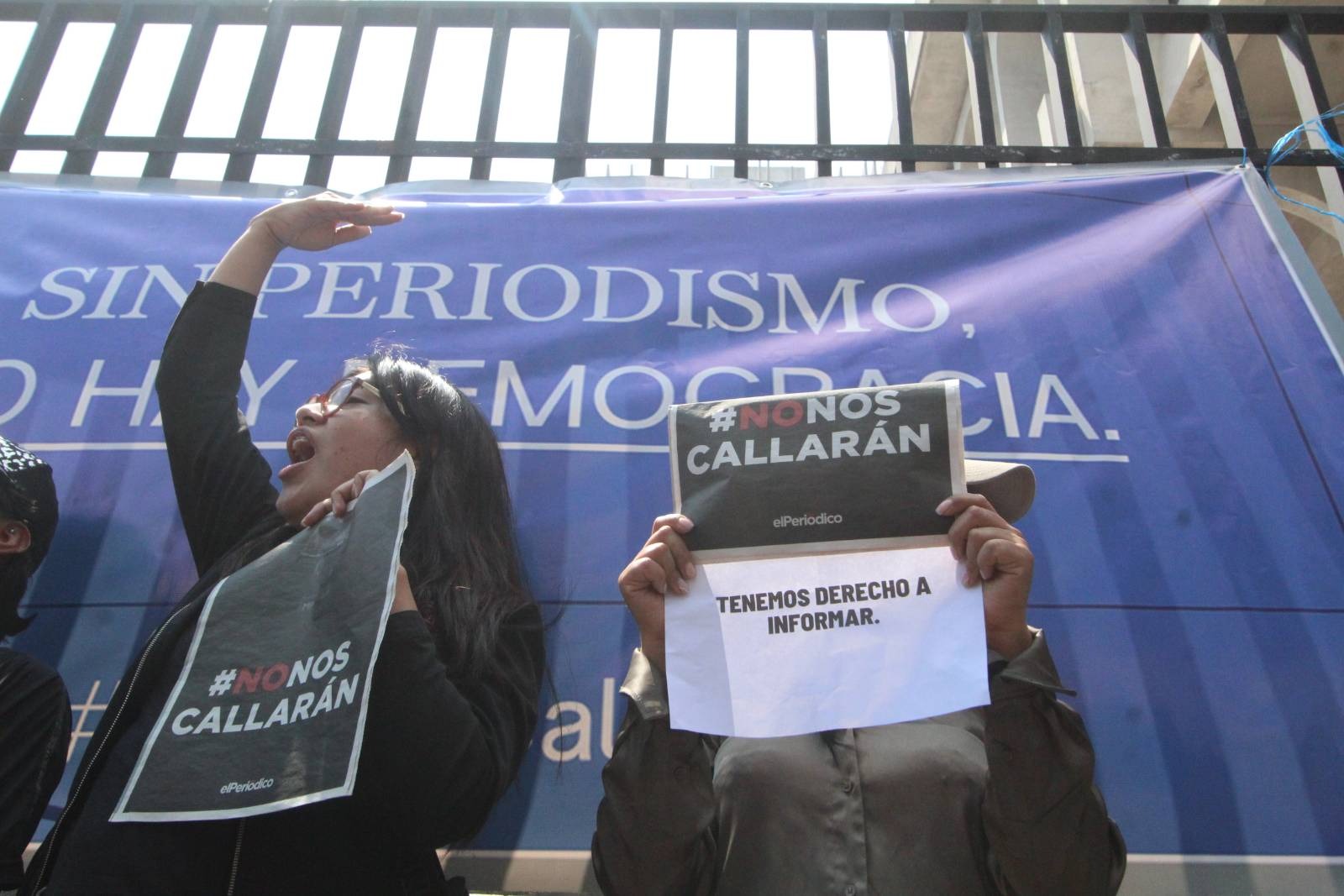 La protesta del gremio periodístico exigió el cese de la persecución penal en contra del trabajo periodístico.   Foto de Juan M. Rosales