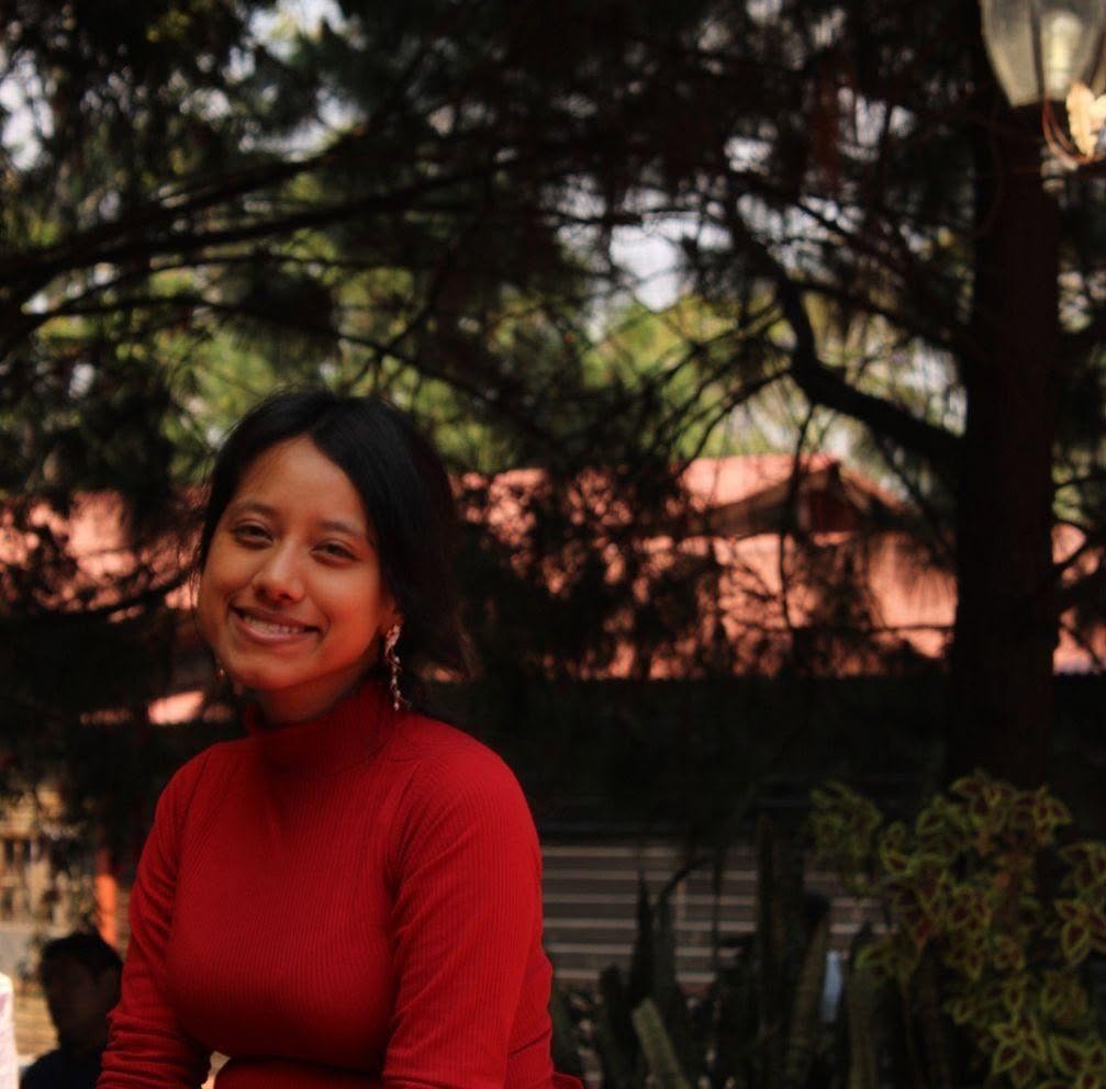 Picture of Angie Ros
